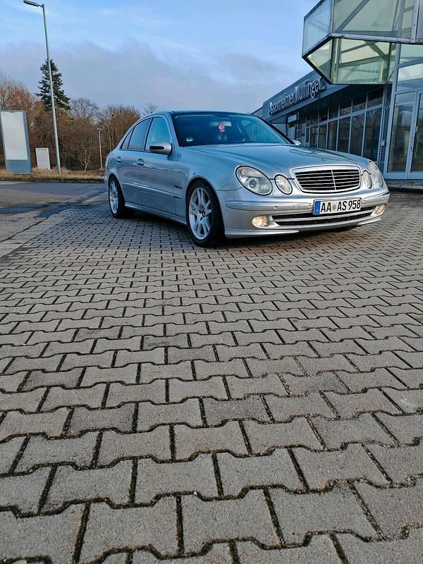 Gebraucht Mercedes E500 306 PS (225 kW) 2003 Silber Limousine