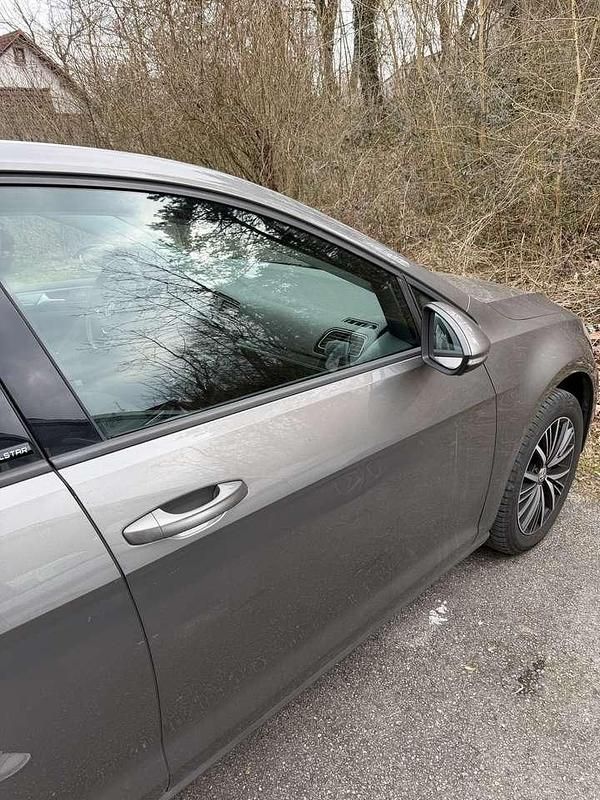 Gebraucht VW Golf VII Allstar 110 PS (80 kW) 2017 Grau Kleinwagen