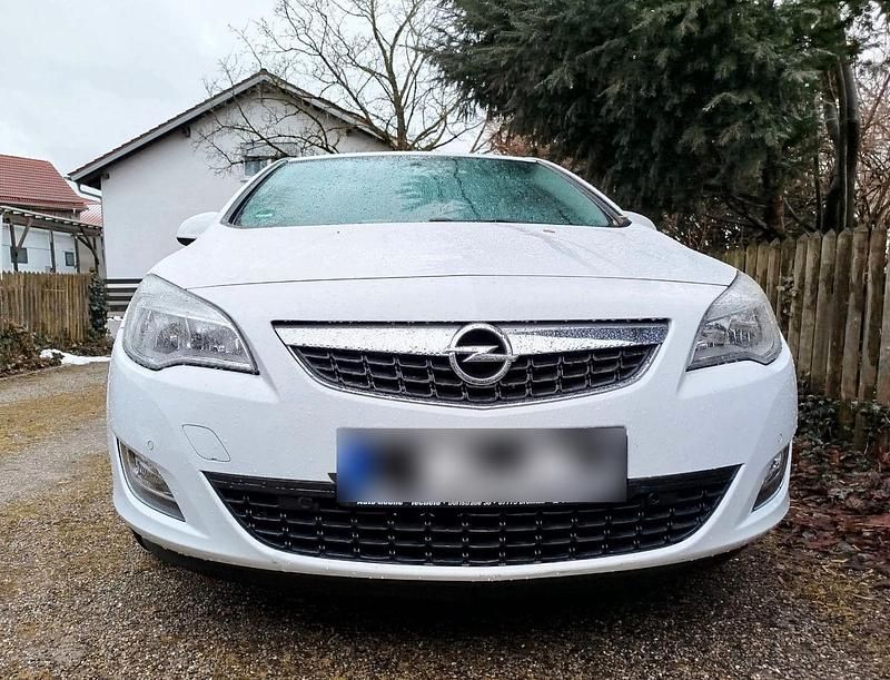 Gebraucht Opel Astra 120 PS (88 kW) 2010 Weiß Limousine