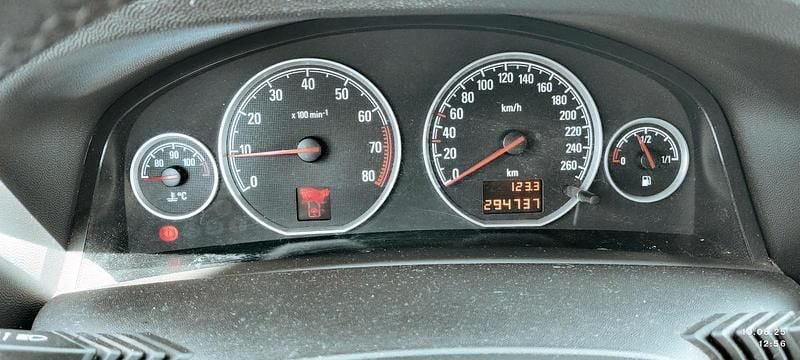 Grau Gebraucht 2009 Opel Vectra Kombi | 1.250 € (Fairer Preis) - Bild 1/4