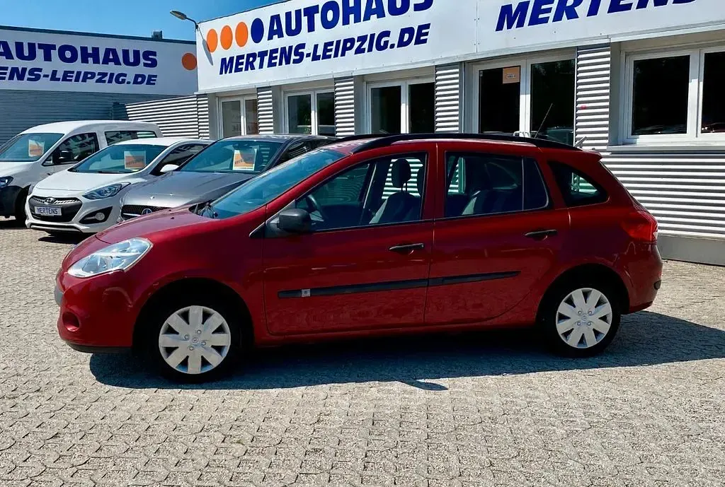 Gebraucht Renault Clio II Authentique 75 PS (55 kW) 2009 Rot Limousine