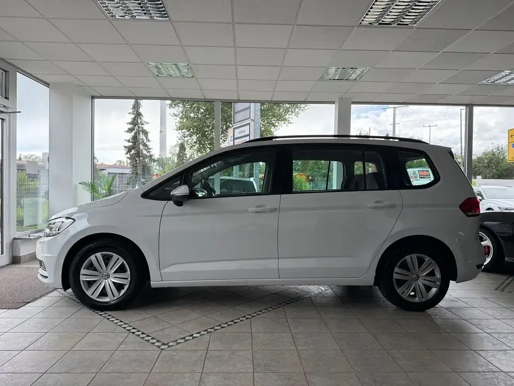 Gebraucht VW Touran Business 116 PS (85 kW) 2017 Weiß Van / Kleinbus