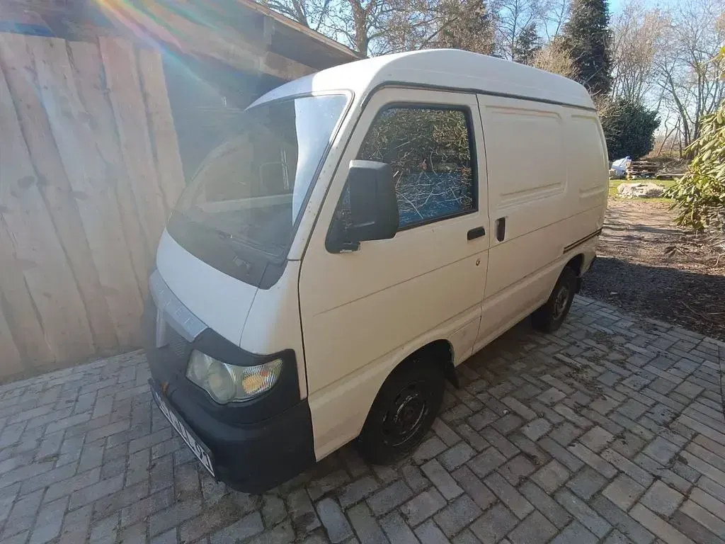 Gebraucht Piaggio Porter 65 PS (47 kW) 2010 Weiß Van / Kleinbus
