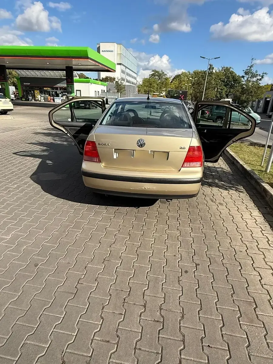 Gebraucht VW Bora 116 PS (85 kW) 2001 Gold Limousine