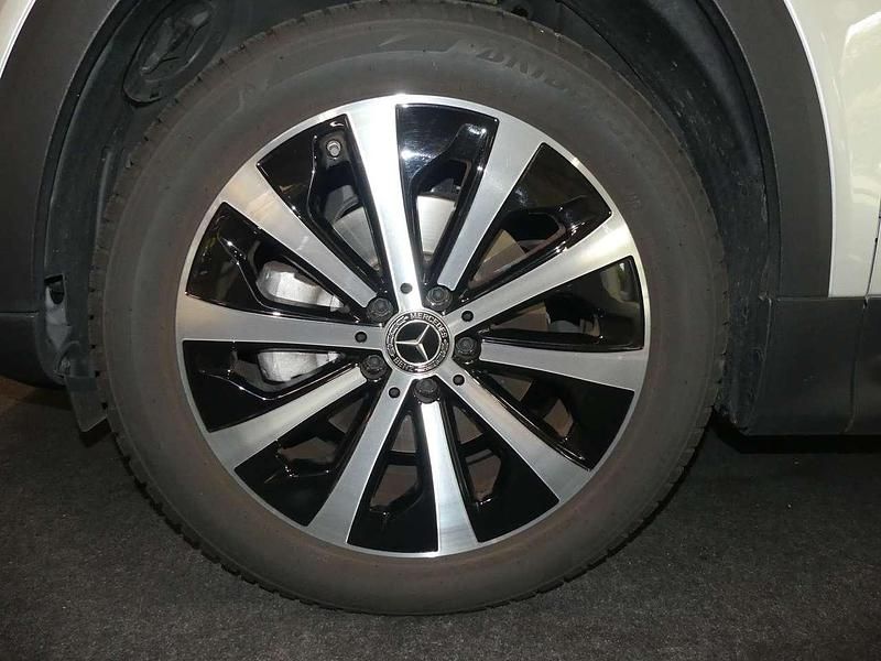 Gebraucht Mercedes GLB200 Progressive 163 PS (119 kW) 2023 Iridiumsilber  metalliclack SUV