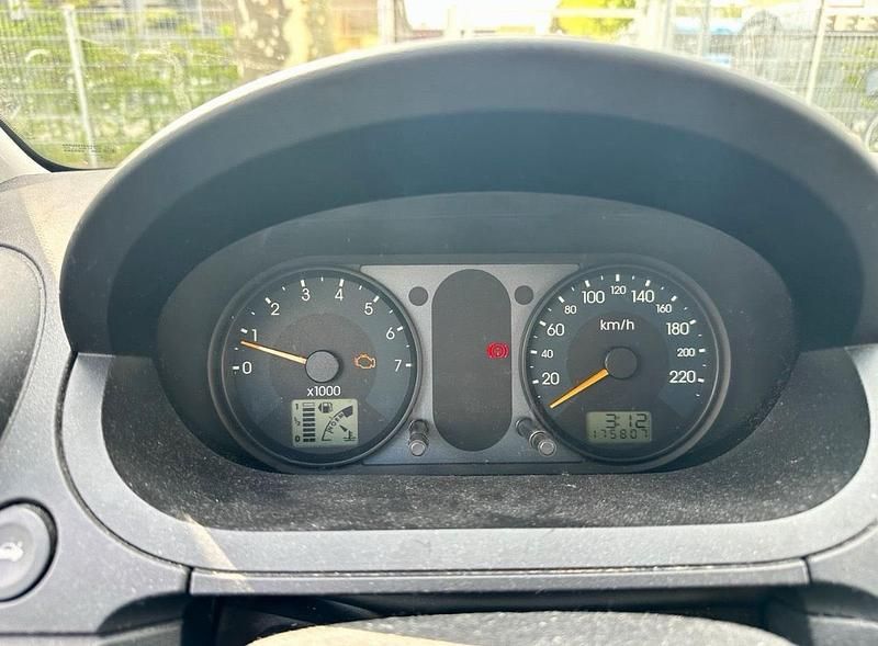 Gebraucht Ford Fiesta 70 PS (51 kW) 2005 Grau Kleinwagen