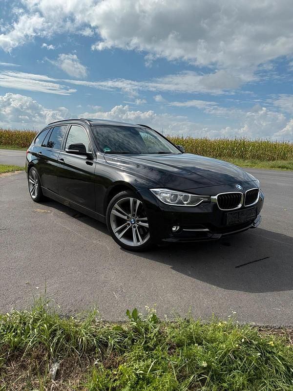 Schwarz Gebraucht 2015 BMW 328 Kombi | 17.900 € (Fairer Preis) - Bild 1/4