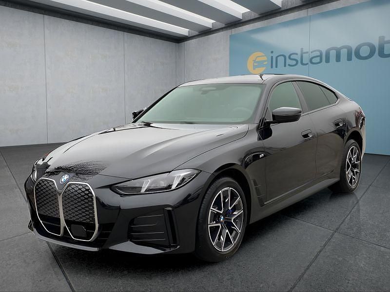 Schwarz Neu 2025 BMW i4 M Sport Limousine | 55.299 € - Bild 1/4