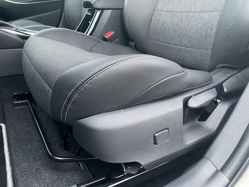 Gebraucht Toyota Corolla Team 140 PS (102 kW) 2024 Braun Limousine