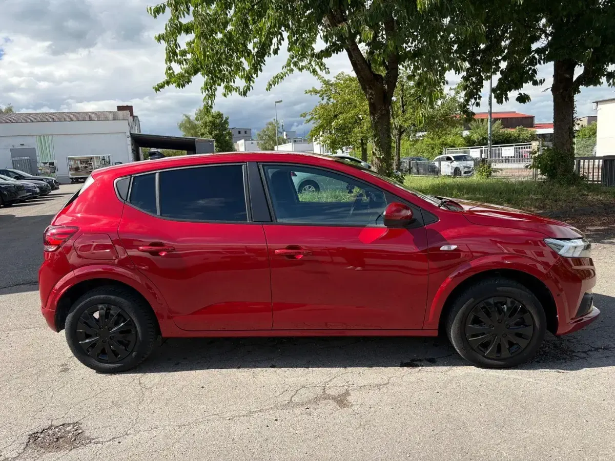 Gebraucht Dacia Sandero Expression 91 PS (66 kW) 2023 Rot Limousine