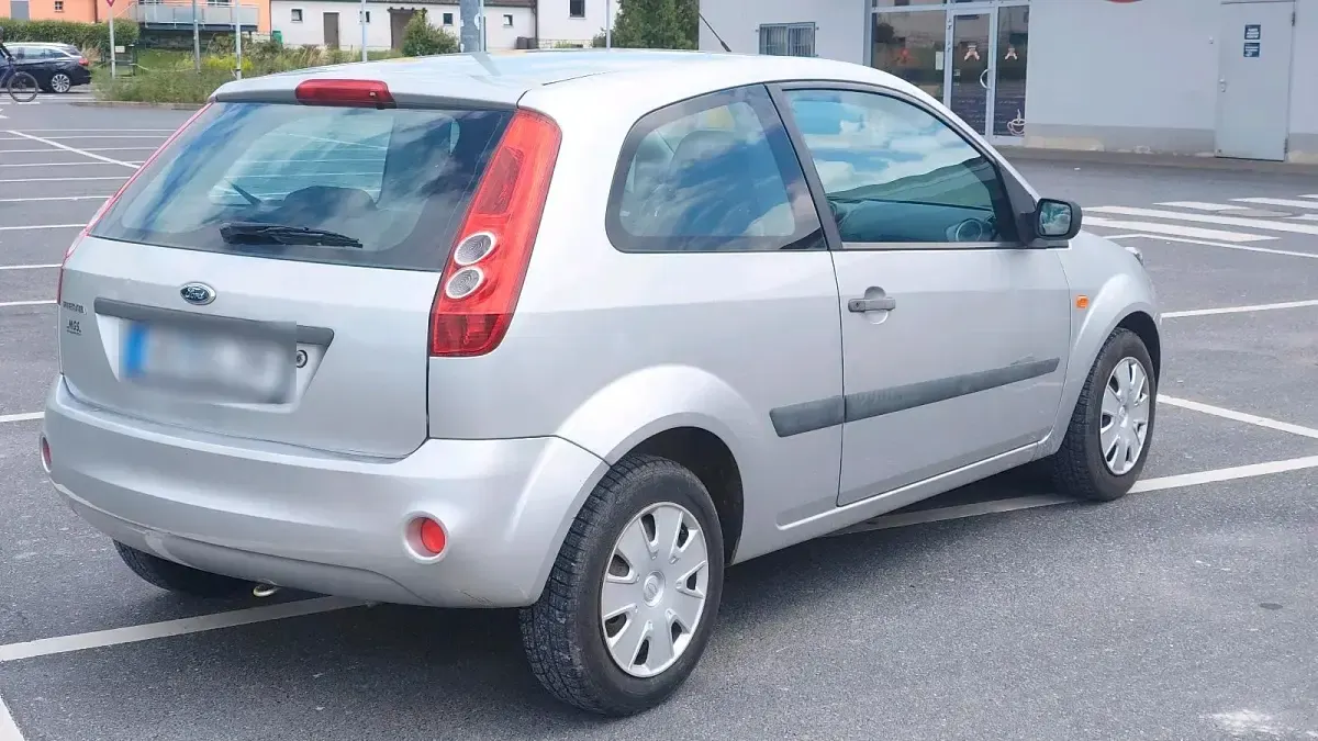 Gebraucht Ford Fiesta Fun X 80 PS (58 kW) 2007 Silber Kleinwagen