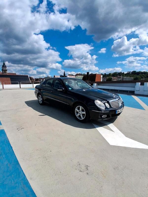 Schwarz Gebraucht 2006 Mercedes E280 Limousine | 5.400 € (Fairer Preis) - Bild 1/4
