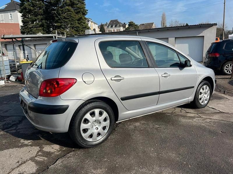 Gebraucht Peugeot 307 109 PS (80 kW) 2001 Silber Kleinwagen