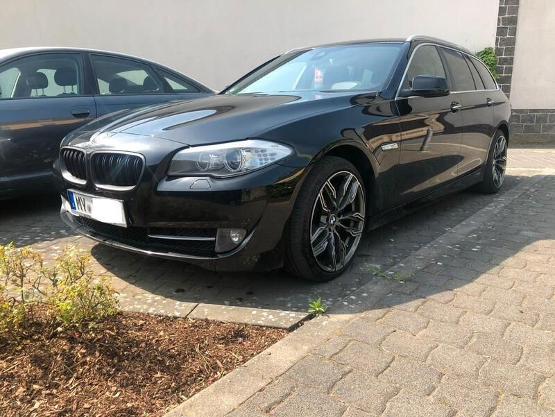 Schwarz Gebraucht 2013 BMW 525 Efficient Dynamics Kombi | 9.850 € (Guter Preis) - Bild 1/4