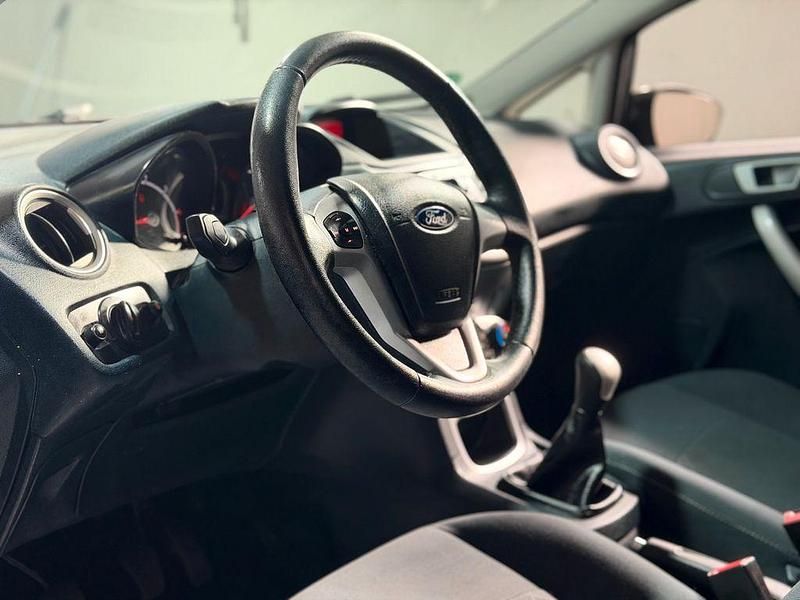 Gebraucht Ford Fiesta 60 PS (44 kW) 2011 Schwarz Kleinwagen