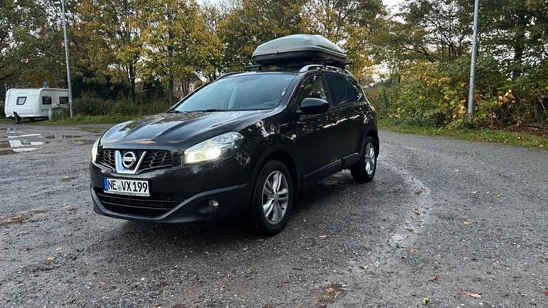 Schwarz Gebraucht 2013 Nissan Qashqai Tekna SUV | 5.500 € (Fairer Preis) - Bild 1/4