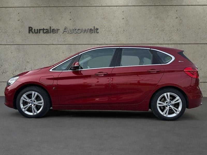 Gebraucht BMW 225 Active Tourer Luxury Line 136 PS (100 kW) 2016 Rot Van / Kleinbus