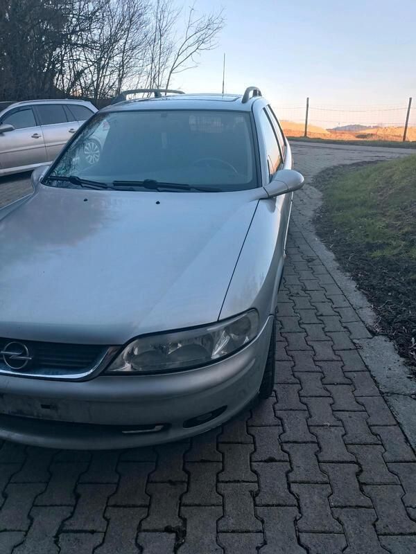 Silber Gebraucht 2000 Opel Vectra Kombi | 2.200 € (Fairer Preis) - Bild 1/4