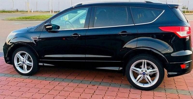 Schwarz Gebraucht 2016 Ford Kuga Individual SUV | 15.800 € (Etwas zu teuer) - Bild 1/4