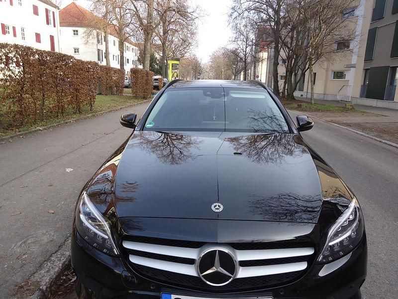Gebraucht Mercedes C220 194 PS (142 kW) 2020 Schwarz Limousine
