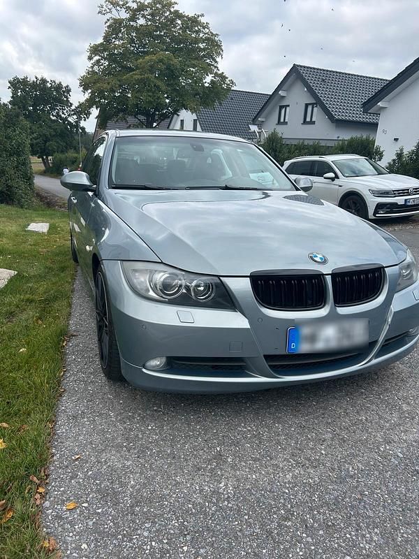 Blau Gebraucht 2006 BMW 325 Shadowline Limousine | 5.000 € - Bild 1/4