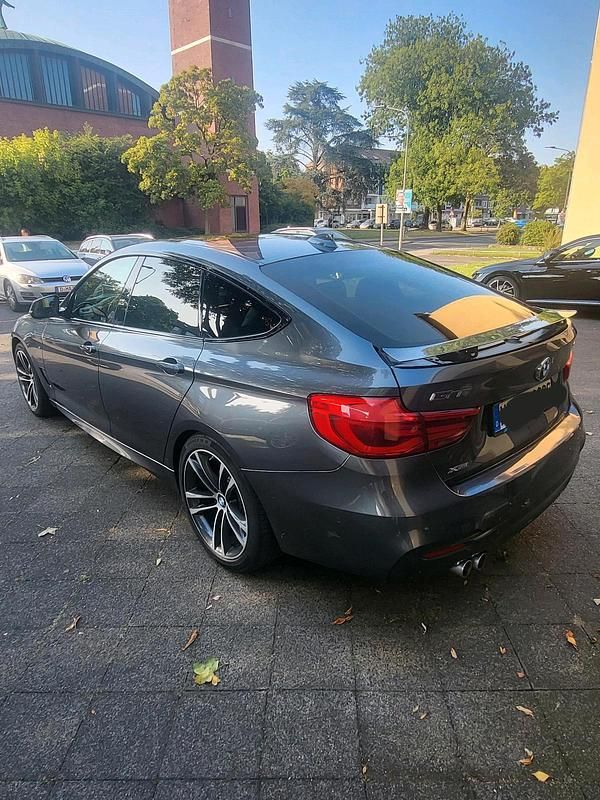 Gebraucht BMW 330 Gran Turismo M Sport 258 PS (189 kW) 2017 Grau Limousine