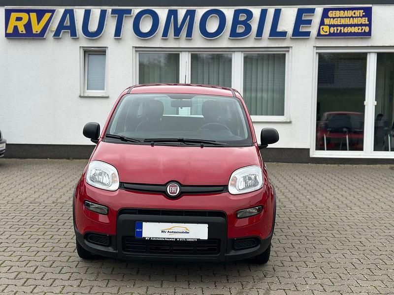 Rot Gebraucht 2024 Fiat Panda Limousine | 10.999 € (Guter Preis) - Bild 1/4