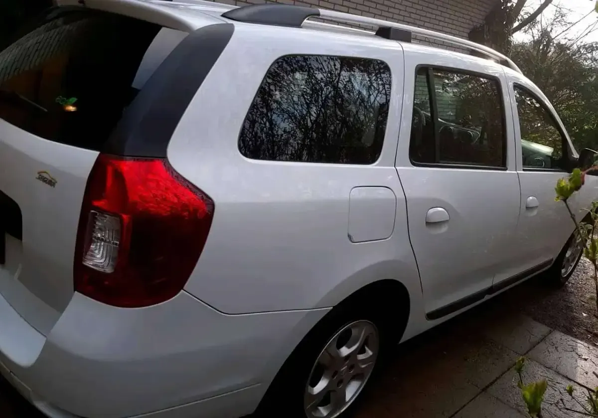 Gebraucht Dacia Logan MCV Lauréate 90 PS (66 kW) 2014 Weiß Kombi