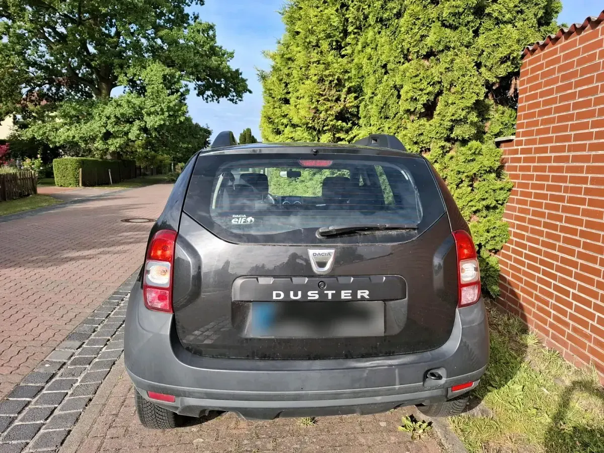 Gebraucht Dacia Duster 105 PS (77 kW) 2015 Schwarz SUV