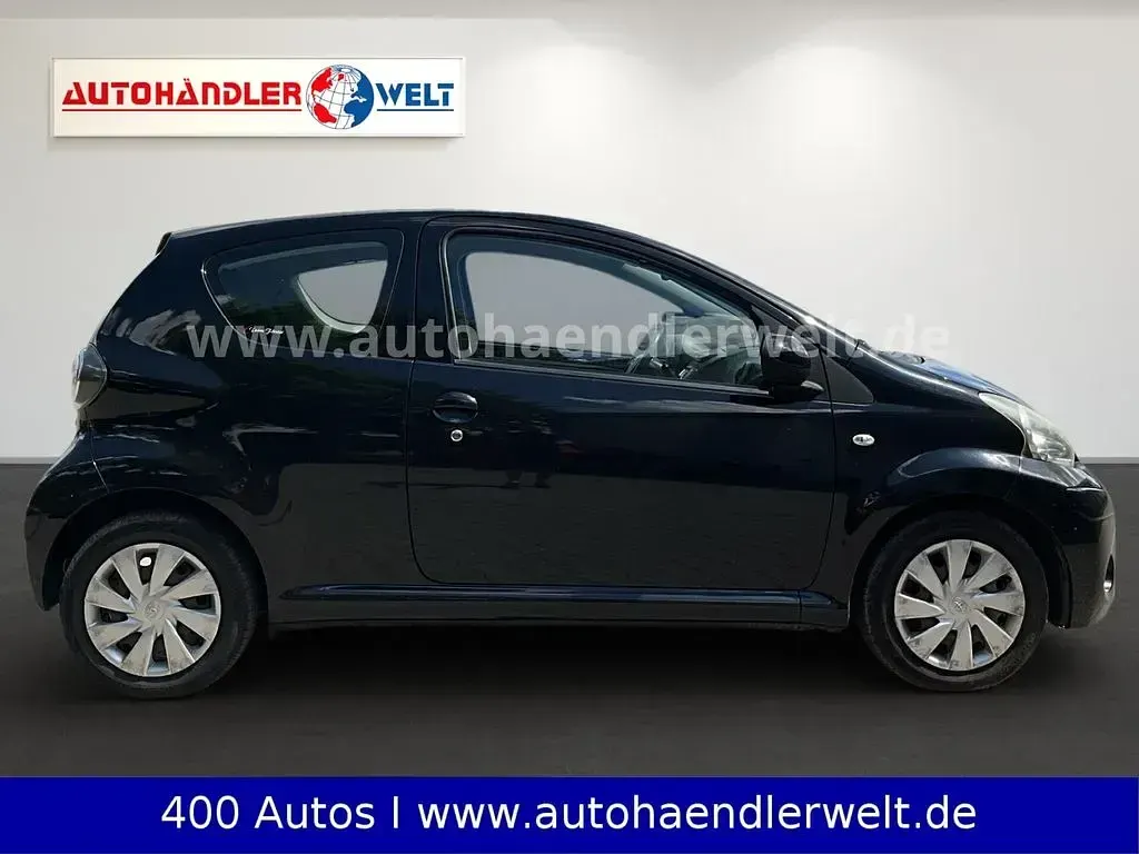 Gebraucht Toyota Aygo Basis 68 PS (50 kW) 2014 Schwarz Kleinwagen