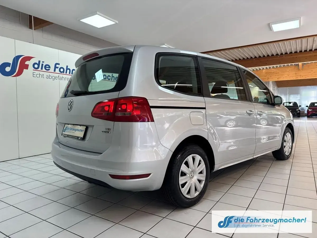 Gebraucht VW Sharan Trendline 150 PS (110 kW) 2015 Silber Van / Kleinbus