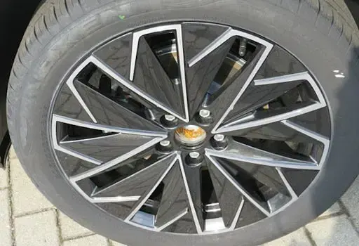Neu Skoda Scala Tour 116 PS (85 kW) 2025 Weiß (moonweiss metallic) Kleinwagen
