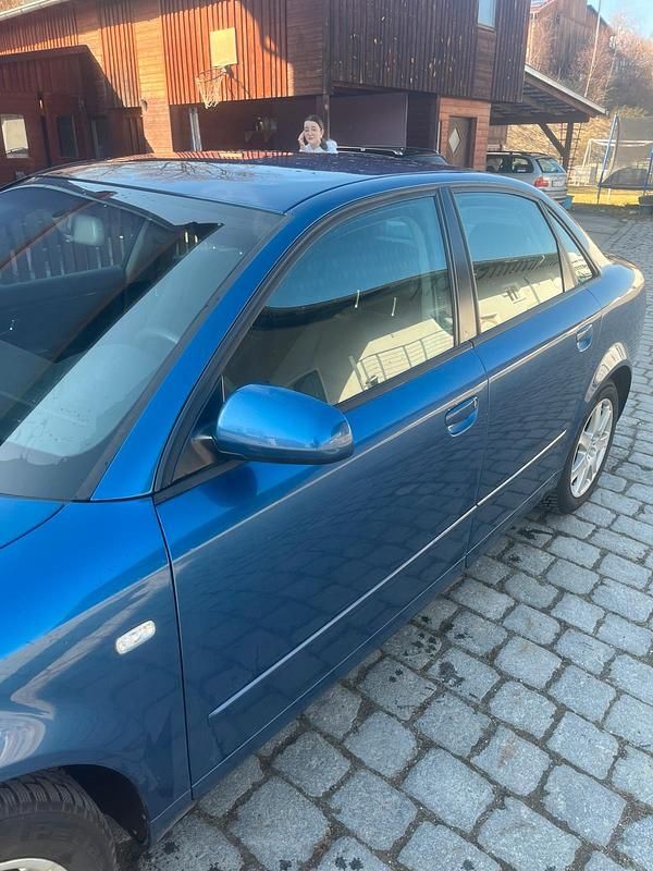 Gebraucht Audi A4 130 PS (95 kW) 2003 Blau Limousine