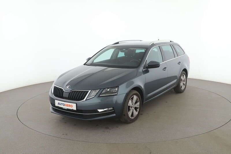 Grau Gebraucht 2019 Skoda Octavia Style Kombi | 16.220 € (Fairer Preis) - Bild 1/4