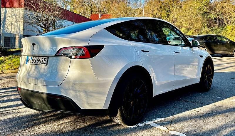 Gebraucht Tesla Model Y RWD 188 kW (256 PS) 2023 Weiß SUV