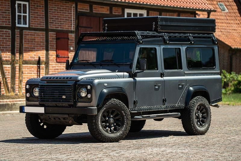 Grau Gebraucht 2016 Land Rover Defender SUV | 64.900 € (Etwas zu teuer) - Bild 1/4
