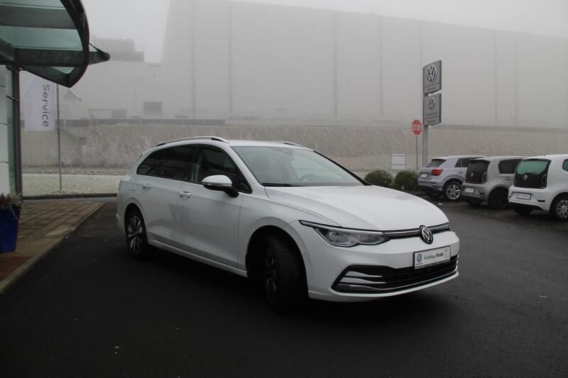 Gebraucht VW Golf VIII Move 150 PS (110 kW) 2024 Weiß Kombi