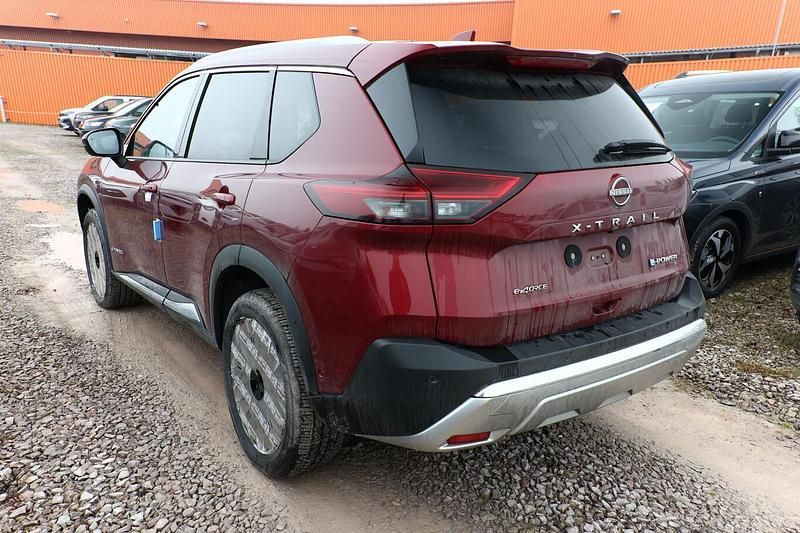 Neu Nissan X-Trail Tekna 213 PS (156 kW) 2025 Tinted red metallic SUV