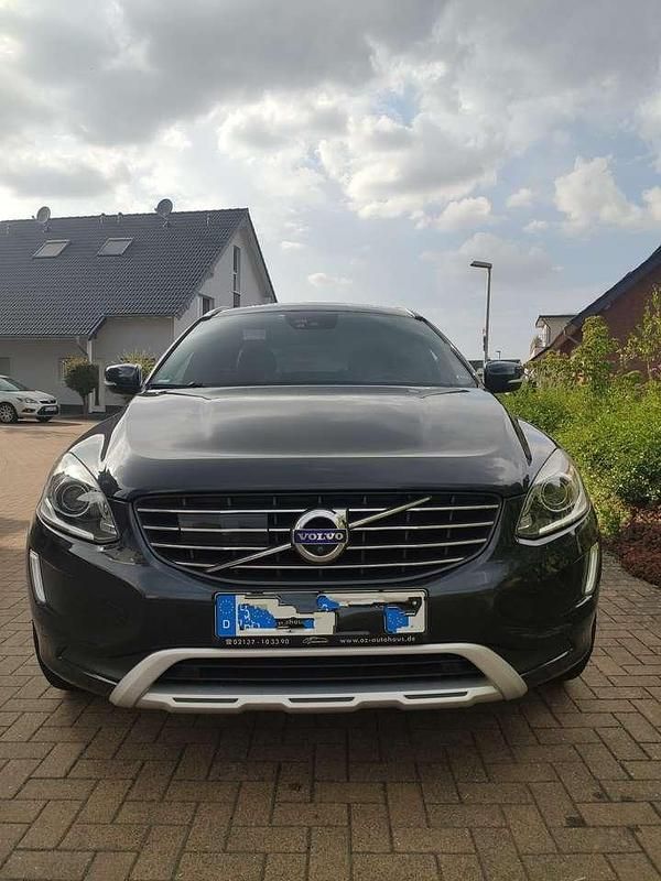 Gebraucht 2017 Volvo XC60 Linje Inscription SUV | 18.900 € (Fairer Preis) - Bild 1/4