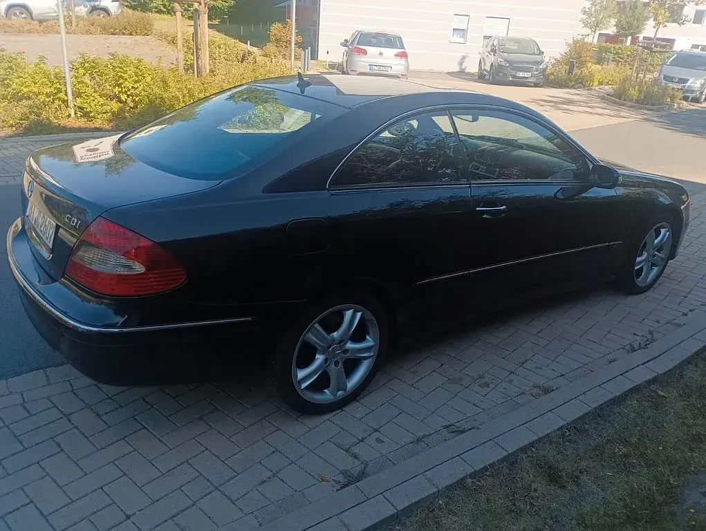 Gebraucht Mercedes CLK320 Avantgarde 224 PS (164 kW) 2008 Schwarz Coupé