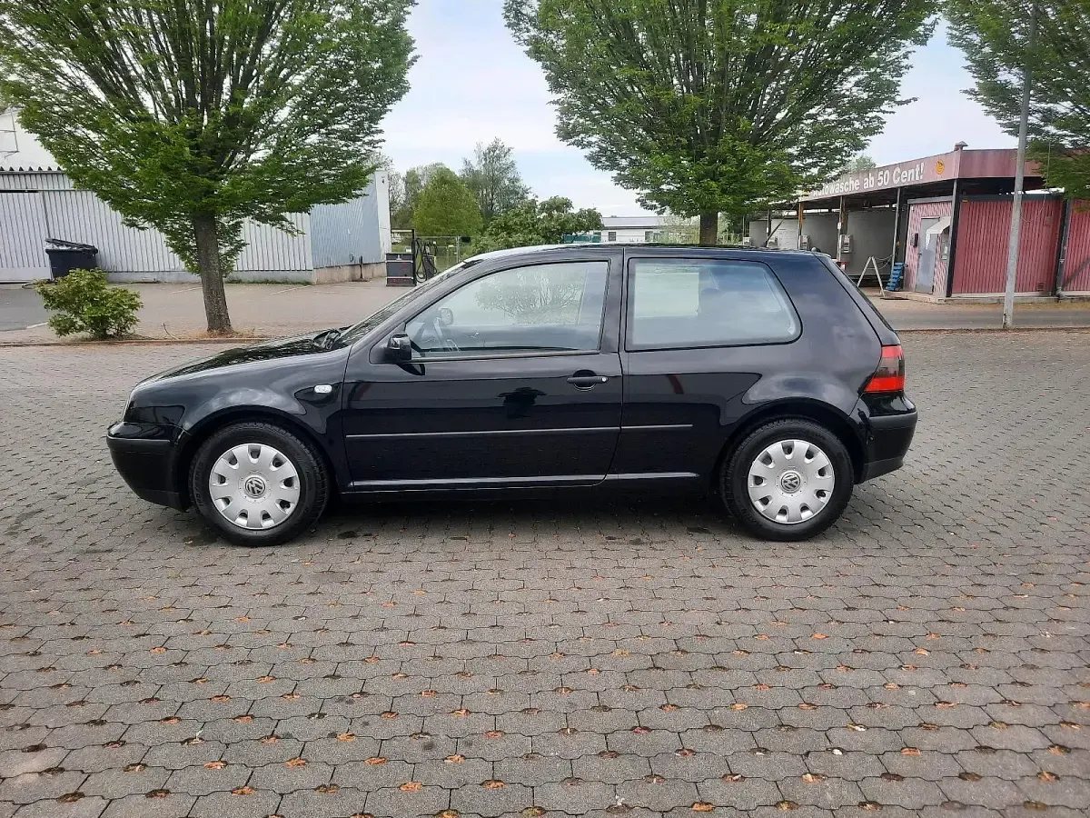 Brugt VW Golf IV 101 HK (74 kW) 2002 Sort Hatchback