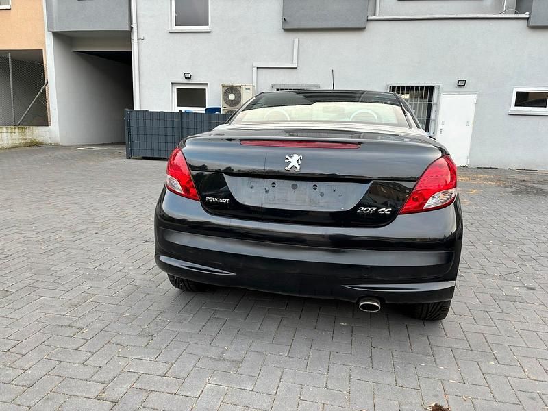 Gebraucht Peugeot 207 120 PS (88 kW) 2011 Schwarz Cabrio