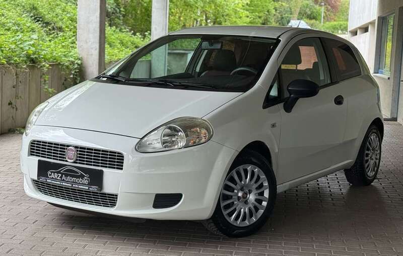 Colore esterno (bianco divino) Gebraucht 2009 Fiat Grande Punto Active Kleinwagen | 2.200 € (Etwas zu teuer) - Bild 1/4