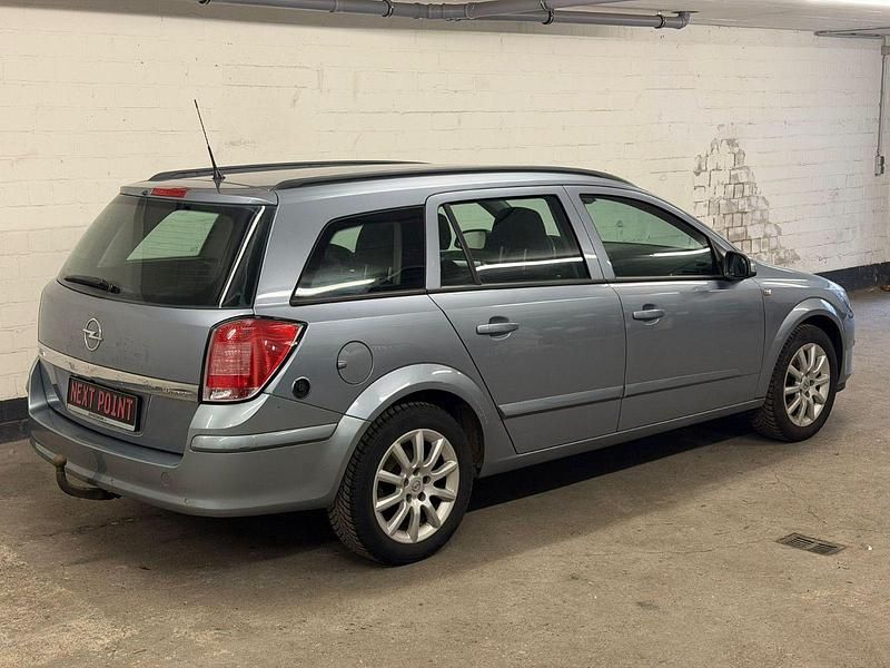 Gebraucht Opel Astra Edition 105 PS (77 kW) 2006 Silber Kombi