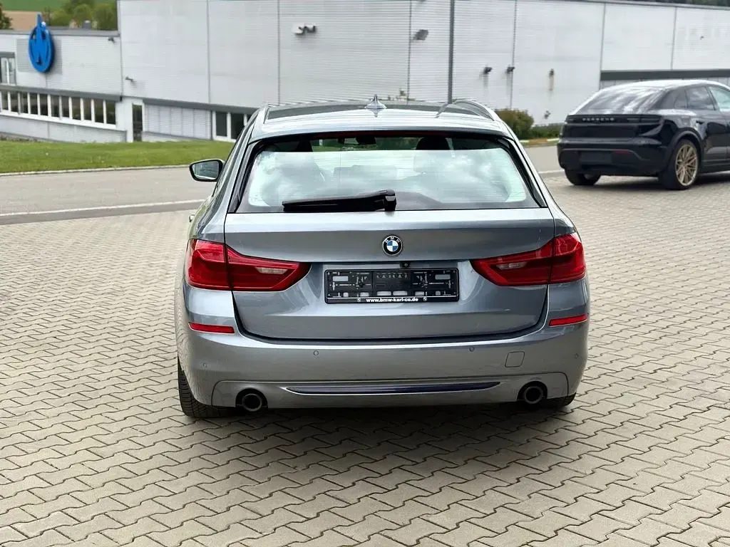 Gebraucht BMW 530 Sport Line 265 PS (194 kW) 2019 Blau Kombi