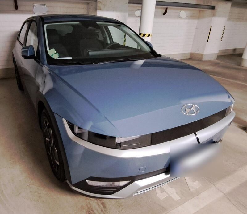 Blau Gebraucht 2022 Hyundai Ioniq 5 SUV | 32.100 € (Etwas zu teuer) - Bild 1/4