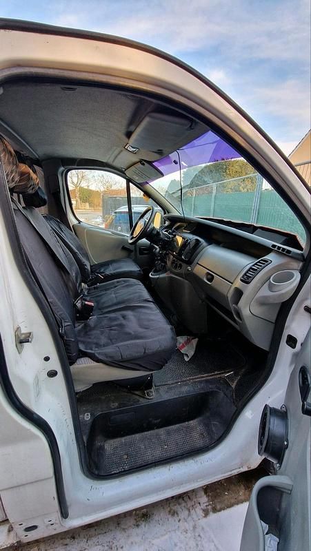 Gebraucht Renault Trafic 101 PS (74 kW) 2003 Weiß Van / Kleinbus