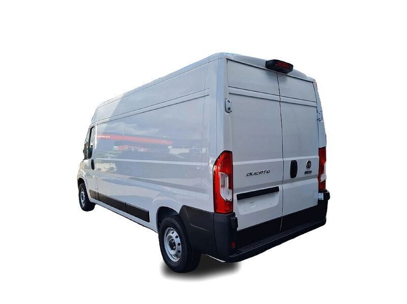 Weiss Gebraucht 2023 Fiat Ducato 33 Van | 38.249 € (Fairer Preis) - Bild 1/4