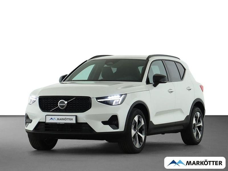 Neu Volvo XC40 Plus 163 PS (119 kW) 2026 Weiss SUV