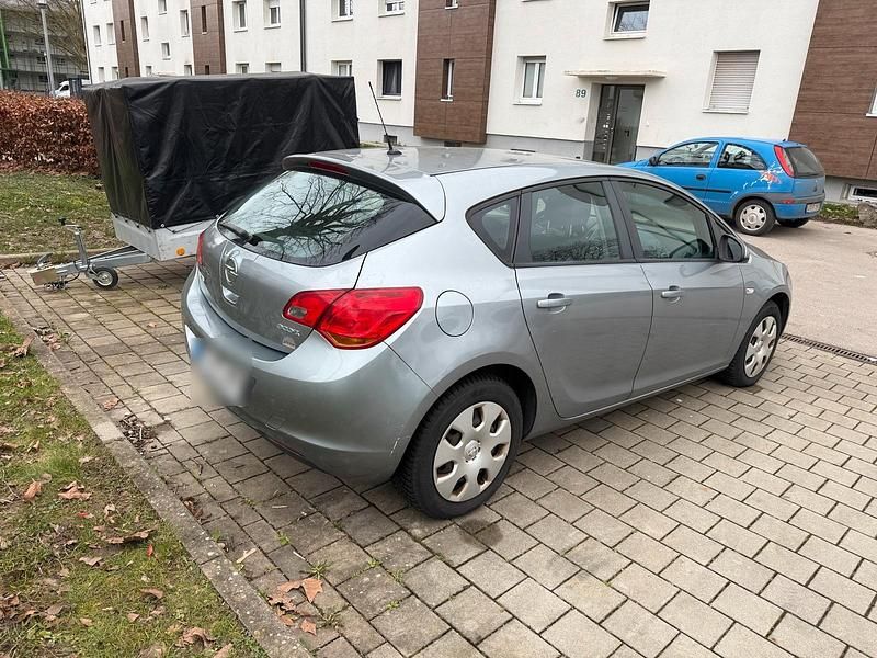 Gebraucht Opel Astra 87 PS (63 kW) 2010 Silber Kleinwagen